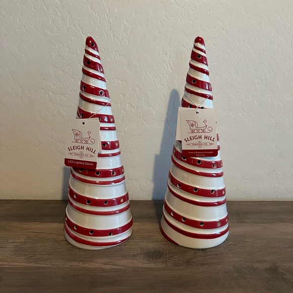 NEW Sleigh Hill Twisted Peppermint Red & White LED Light Up Christmas Tree Decor - Picture 11 of 14